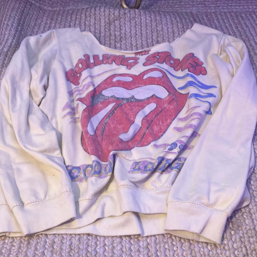 Rolling a stones cut necked crew neck